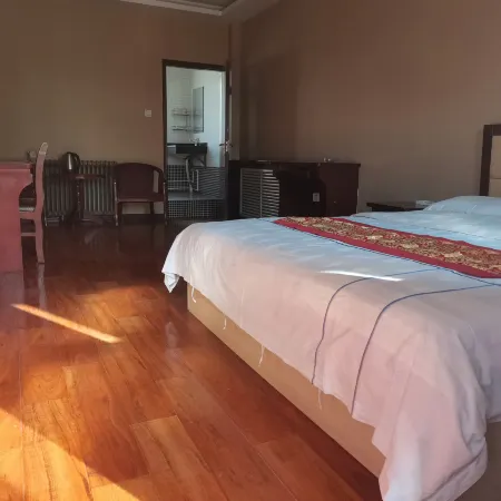 Yanchuan Qinglong Business Hotel