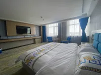 Tianjun Heizhangpeng Hotel - parking