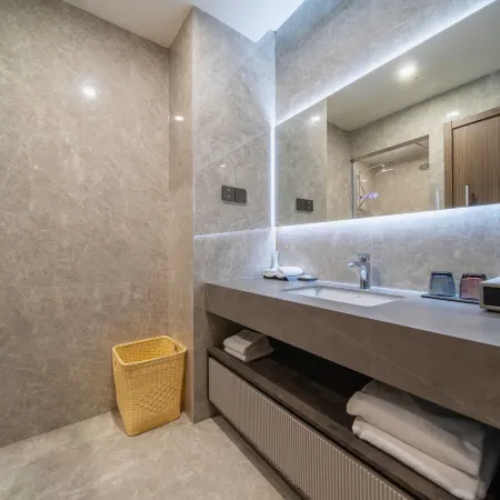 Weijia Holiday Hotel (Pizhou East Railway Station)