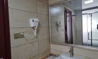 Yuemei International Apartment (Qingyuan Meilin Square)