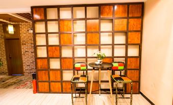 OYO Nanchang Happy Waterbed Literature Hotel