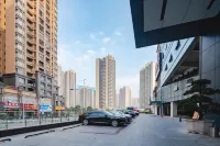 Hampton by Hilton Nanning East Station - parking