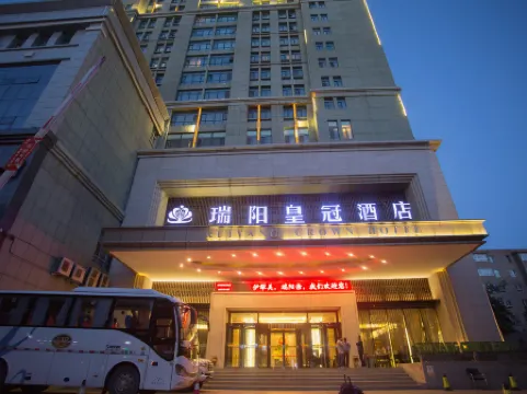 Ruiyang Crown Hotel