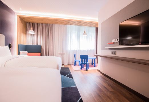 홀리데이 인 익스프레스 구이저우 칭룽, IHG 호텔