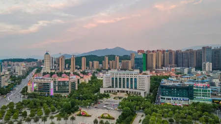 Xiongsen Holiday Villa Отели рядом с достопримечательностью «Wuling Pavilion»