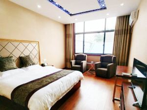 Xinyi Fatai Network Coffee House Hotel