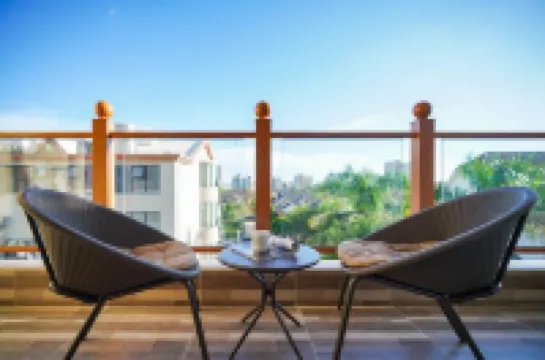 Ouxia Mediterranean Hotel (Beihai Yintan International Passenger Port Branch)