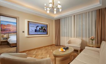 Vienna Hotel (Zhaotong Ancient City Municipal Plaza)