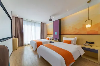 Huanyu Prestige Hotel (Lingshan People's Hospital) Hotels near Lingshan Renmin Yingxiong Monument