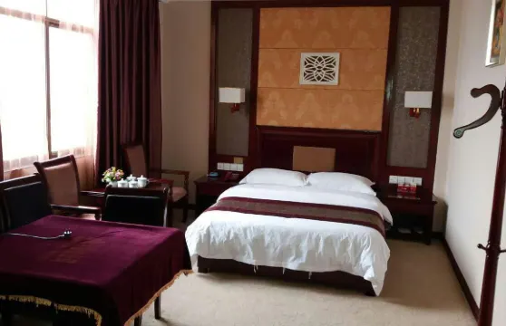 元陽金源大酒店