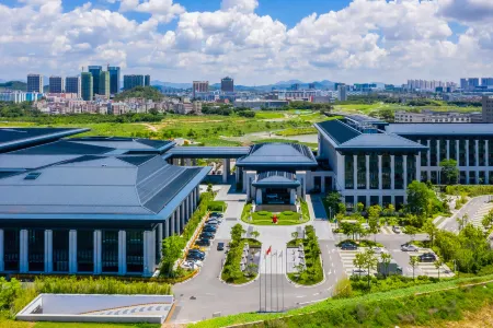 Grand Skylight International Hotel Shenzhen Pingshan Отели рядом с достопримечательностью «Dongjiang Column Memorial»
