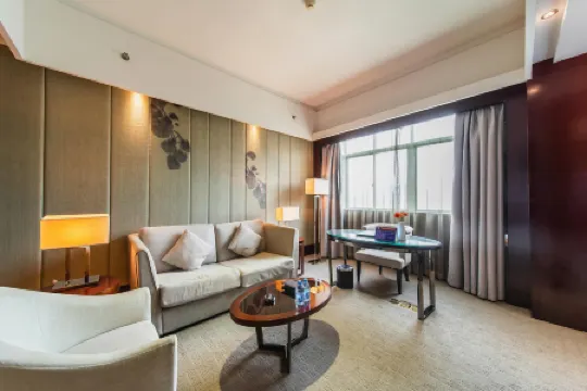 Zhuhai Jiayuan Century Hotel (Gongbei Huanyucheng Branch)