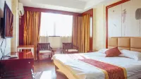 Colorful Holiday Hotel (Deqing Branch 4)