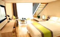 Yating Hotel (Rizhao Station RT Mart Branch)