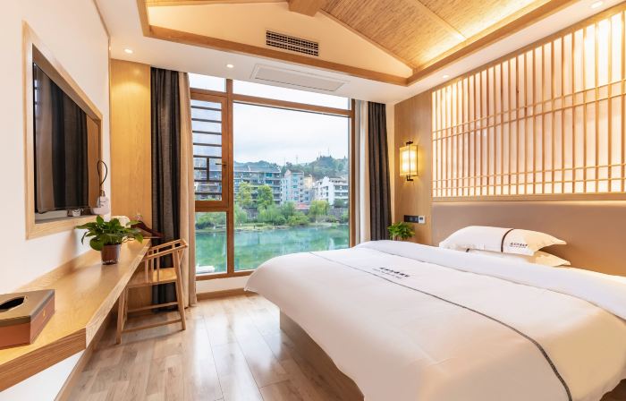 Yuelai River View Homestay (Zhenyuan Ancient Town Scenic Area)