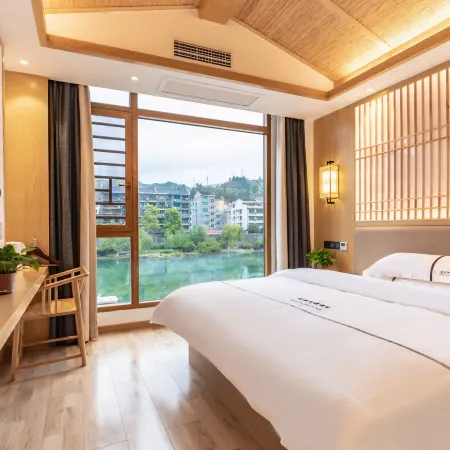 Yuelai River View Homestay (Zhenyuan Ancient Town Scenic Area)