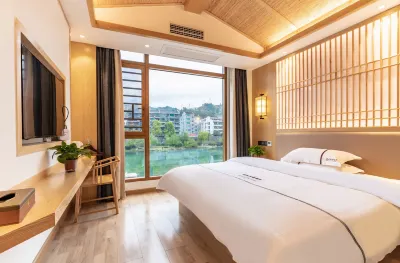 Yuelai River View Hotel (Zhenyuan Ancient City Scenic Area Branch) โรงแรมใน
