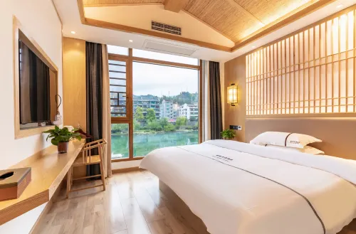 Yuelai River View Hotel (Zhenyuan Ancient City Scenic Area Branch)