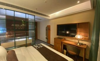 James Joyce Coffetel Hotel (Xingtai Railway Station New Century Square)