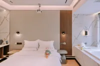 Private Hot Spring Cinema Hotel (Wanda Plaza)