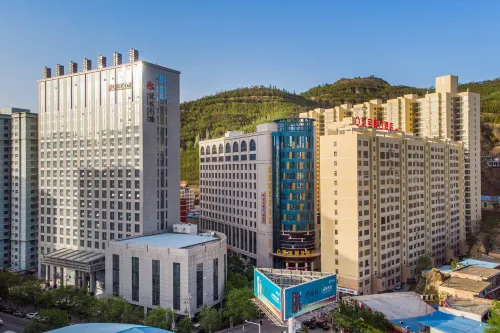 Jubao Holiday Hotel - Bãi đậu xe