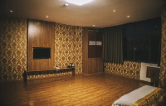 Chengdong Guobu Sangji Hotel