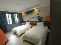 M Hotel