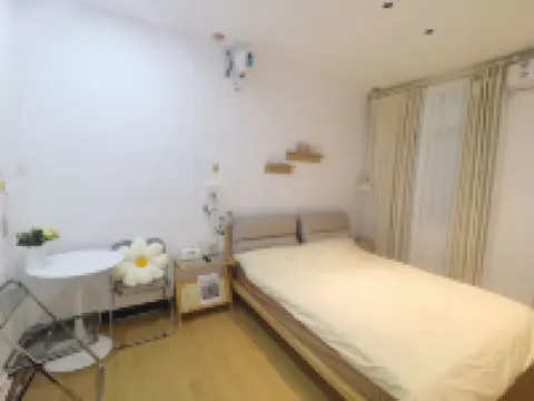 Chuchu Xiaoju Apartment