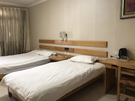 Cao County Yijia Fashion Hotel