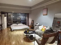 Golden Lake View Cinema Apartment