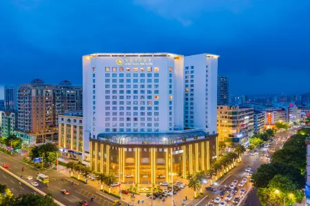 Hotel Paris Pan-Island Отели рядом со станцией Shanwei Railway Station