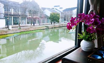 Tongli Qingyuan River View Holiday Inn