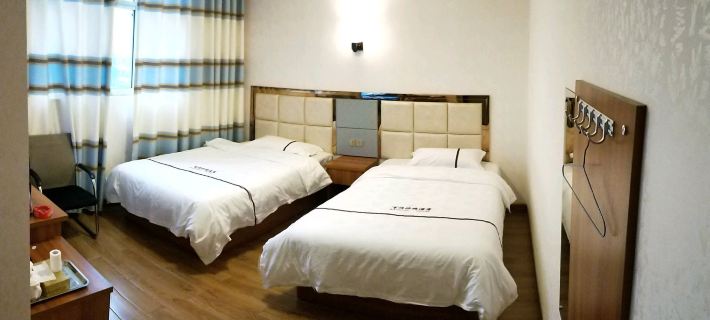 Anlong Baishun Express Hotel Отели в г. Аньлун