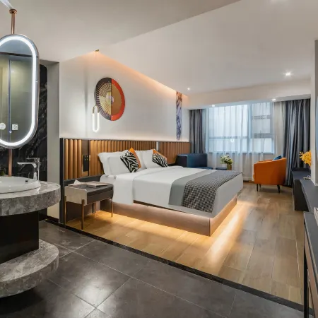 Huasheng Hotel (Haikou Yilong West Road Qilou Old Street Branch)
