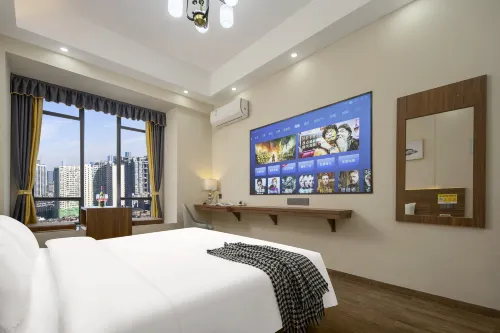 Manshiguang Light Luxury Art Hotel (Songya Lake South Subway Station)