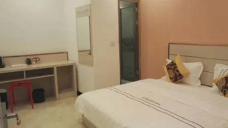 Yanjin Kaile Business Hotel Отели рядом с достопримечательностью «Dousha Gate Ancient Town»