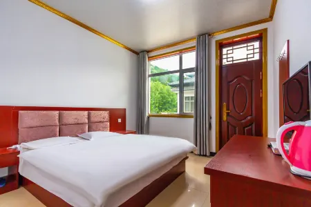 Camel Prince B&B Отели рядом с достопримечательностью «Maijishan Cave-Temple Complex»