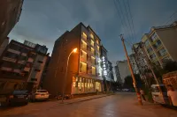 Jianchuan Moshang Huakai Light Homestay 검천고성 주변 호텔