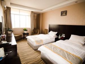 Zhengyang Holiday Hotel