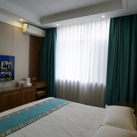 Yuelong Hotel Lingqiu