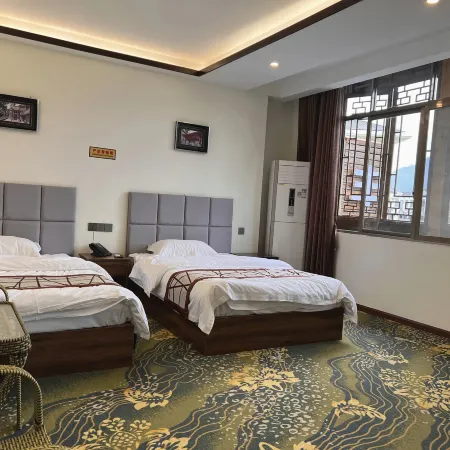 Renhuai Fenghua Inn