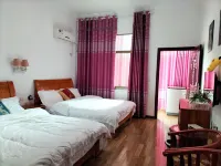 Baishun Family Hotel - parking