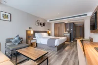 Homeinn Plus Hotel (Chongqing Jiefangbei Pedestrian Street) Hotels in Chongqing