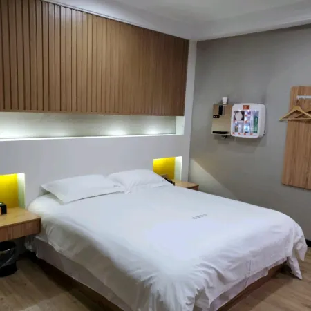 Fuyang romantic holiday hotel Hotels in Funan