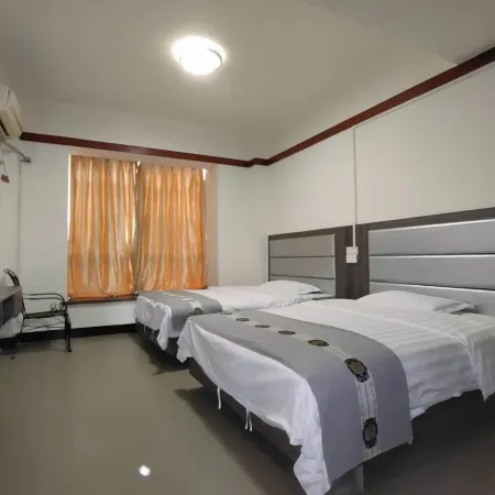 Luocheng Xintong Business Hotel