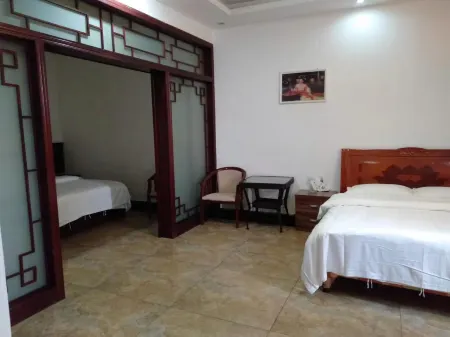 Yongdu Hotel Отели рядом с достопримечательностью «Fushou Square»