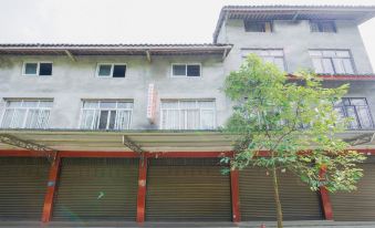 Qionglai's distant family in qionglai