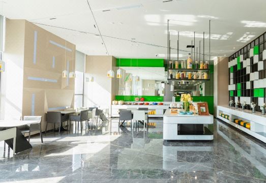 [모카 호텔의 현대적인 로비 이미지]