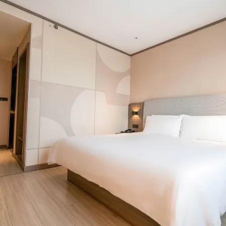 Boting Hotel (Baotou Baobai Commercial Pedestrian Street)
