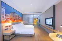 Vienna International Hotel (Liangjiang Shuitu Store) Hotels near Xudeng Temple